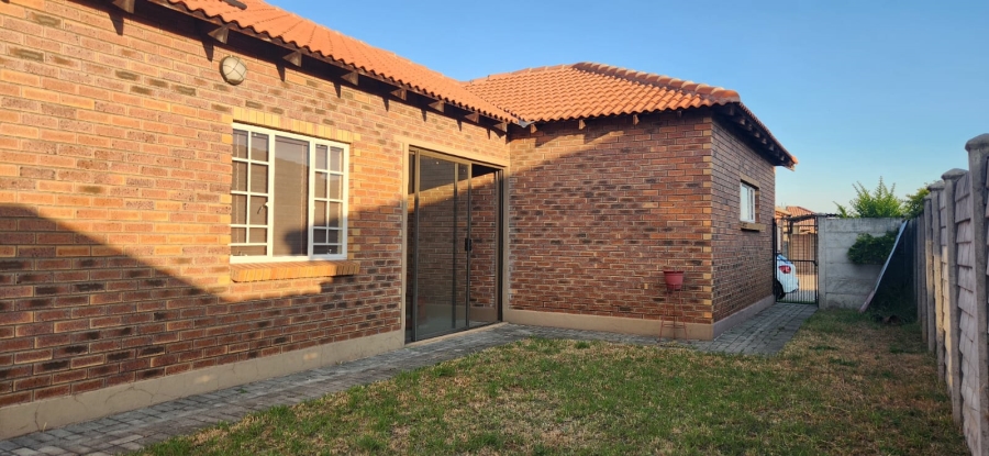 3 Bedroom Property for Sale in Waterval East North West